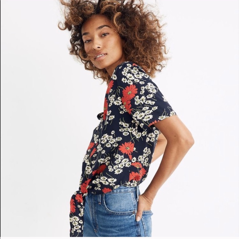 Madewell hillside daisies floral tie front v-neck